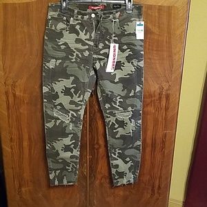 Uniobay camo jeans